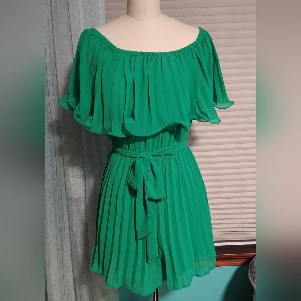 A. Calin by flying tomato romper size Medium